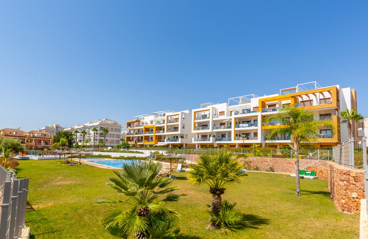 Resale - Apartment - Orihuela Costa - Villamartin