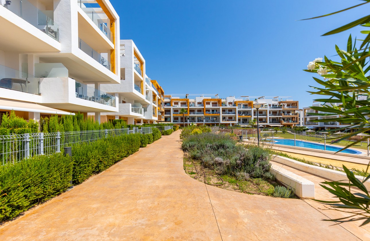 Resale - Apartment - Orihuela Costa - Villamartin
