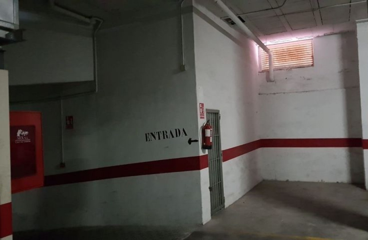 Reventa - garage - Torrevieja