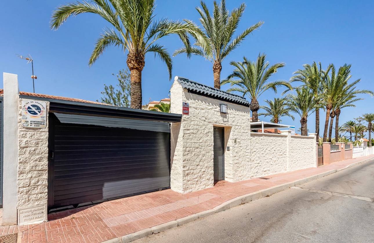 Resale - Villa - Torrevieja - Rocio del Mar