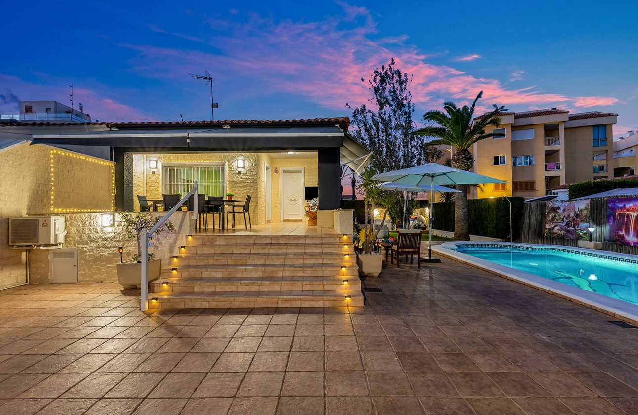 Resale - Villa - Torrevieja - Rocio del Mar