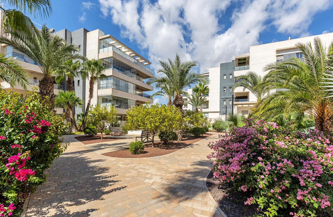 Resale - Apartment - Orihuela Costa - Villamartin