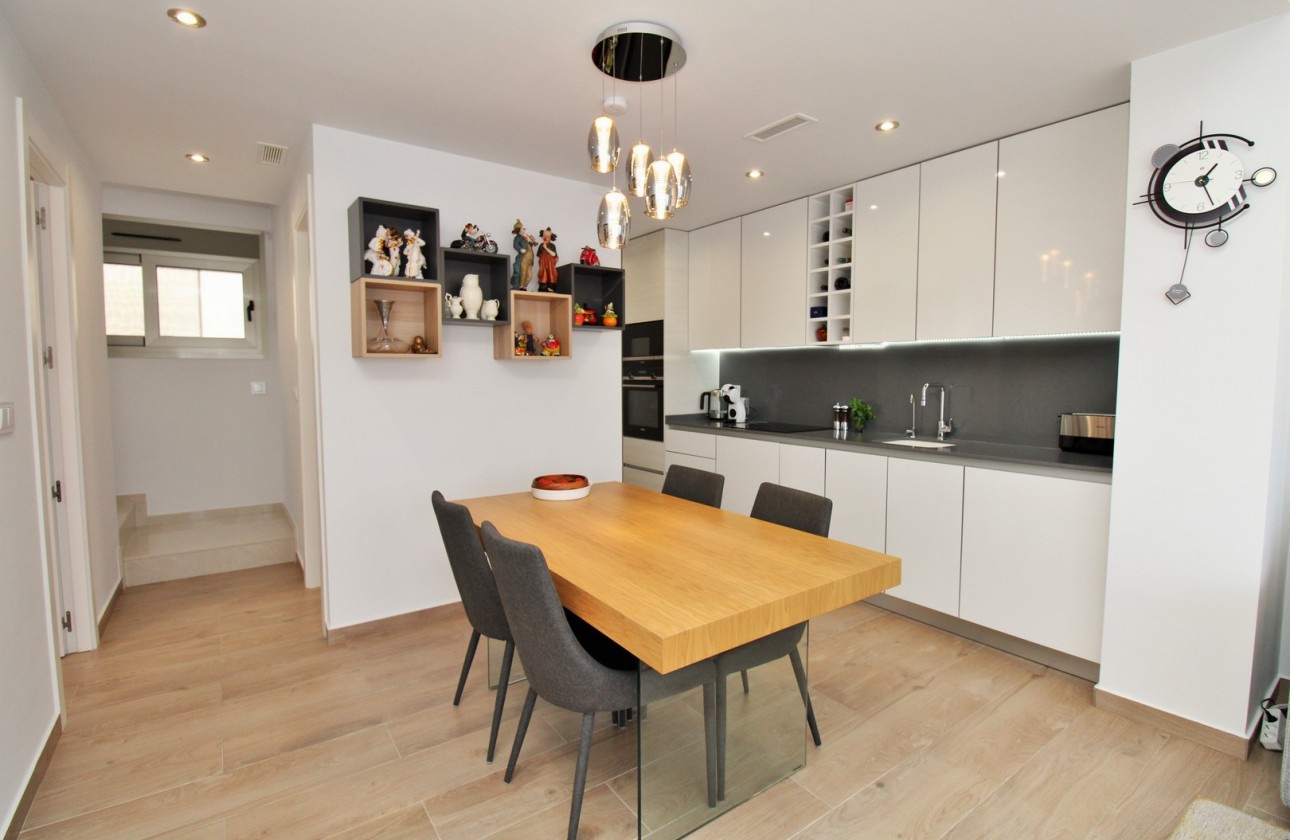 Återförsäljning -  - Villamartin