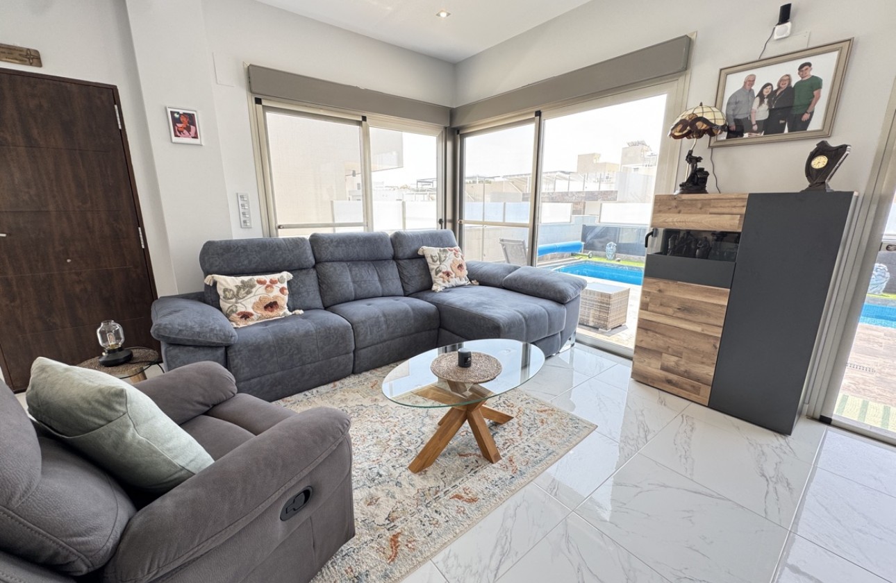 Återförsäljning -  - Villamartin