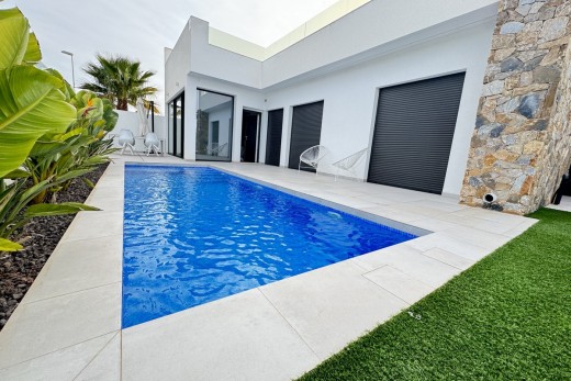 Resale - Villa - Pilar De La Horadada