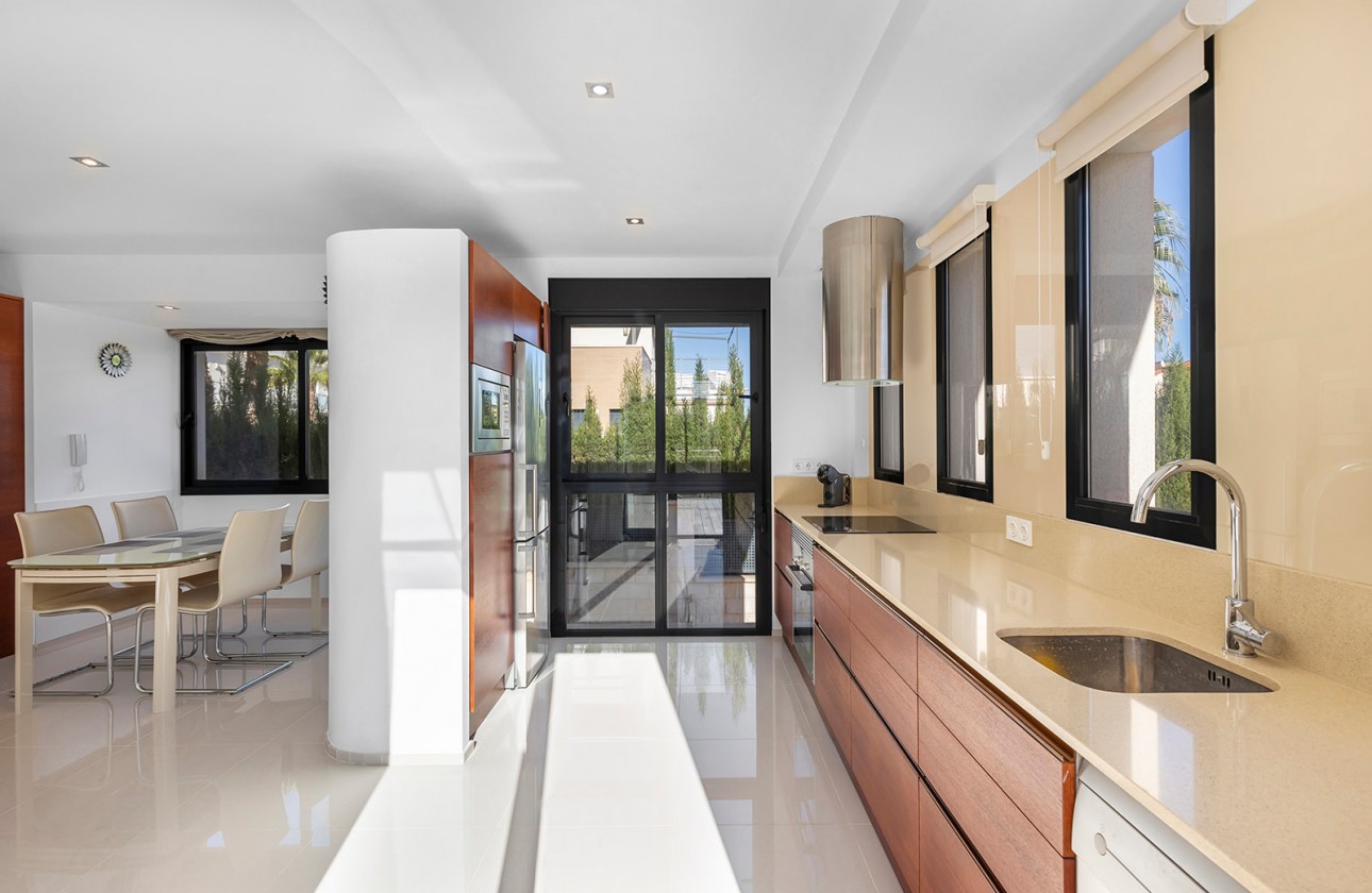 Reventa - Chalet - Orihuela Costa - La Zenia