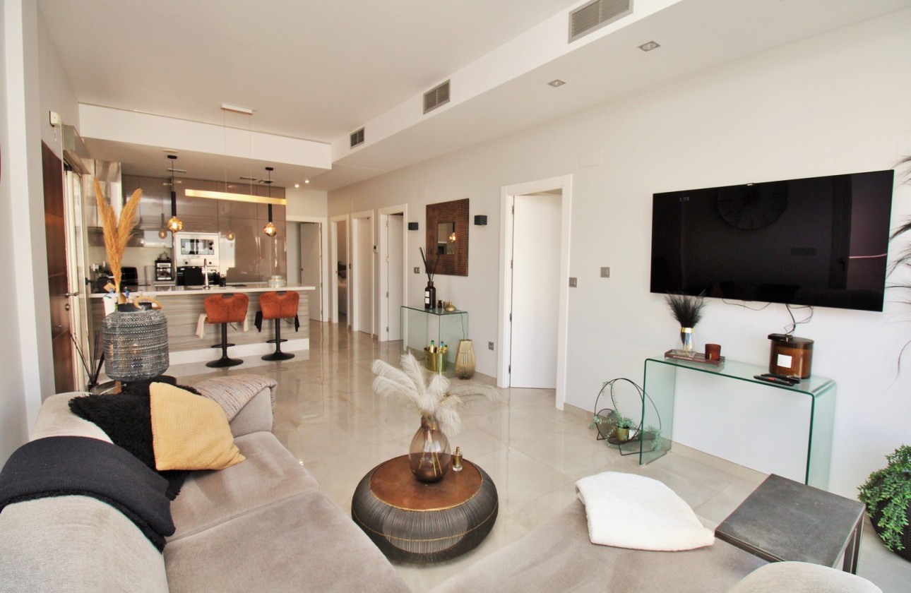 Resale - Villa - Villamartin