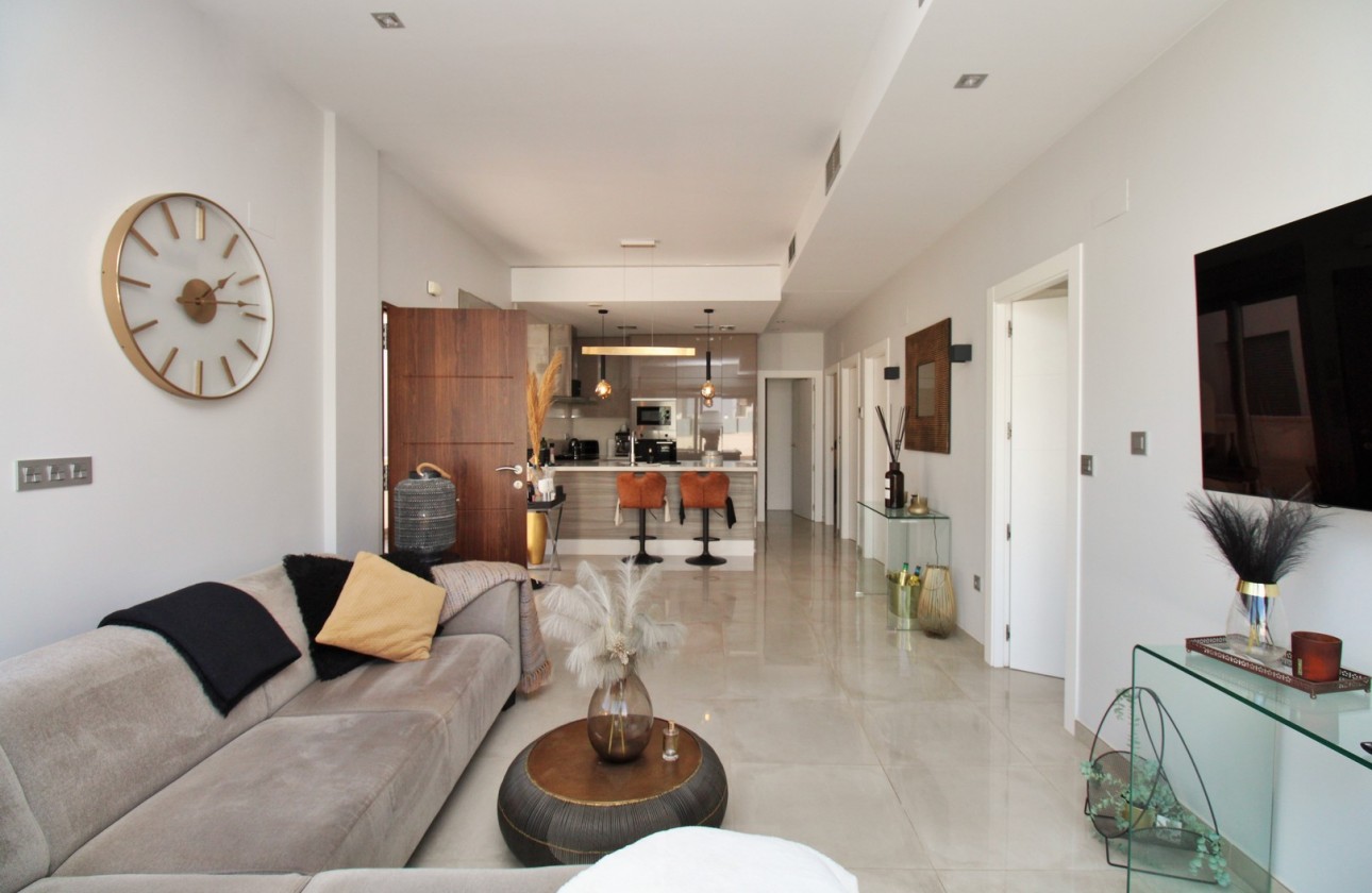 Resale - Villa - Villamartin