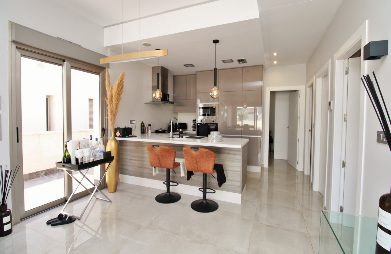 Resale - Villa - Villamartin