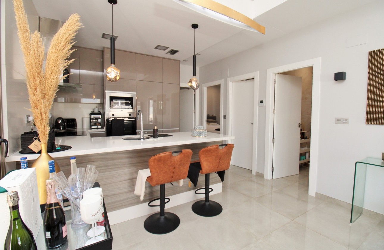 Resale - Villa - Villamartin