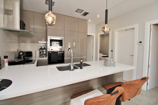 Resale - Villa - Villamartin