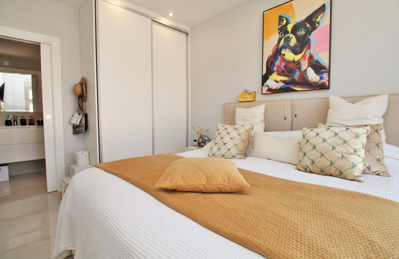 Resale - Villa - Villamartin