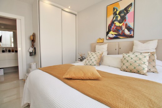 Resale - Villa - Villamartin