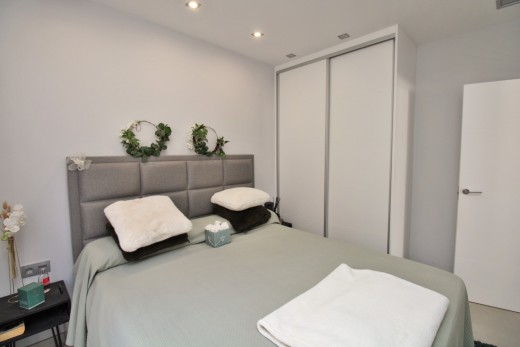 Resale - Villa - Villamartin