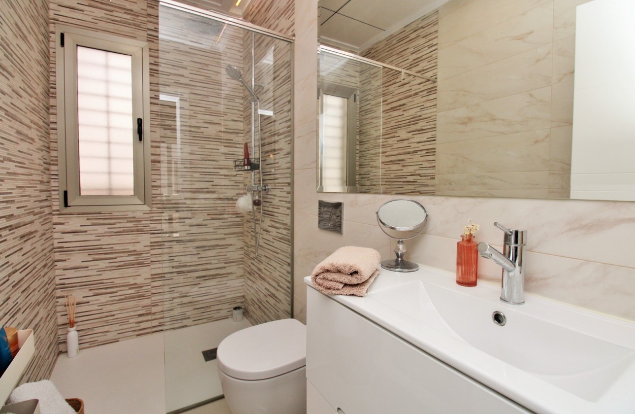 Resale - Villa - Villamartin