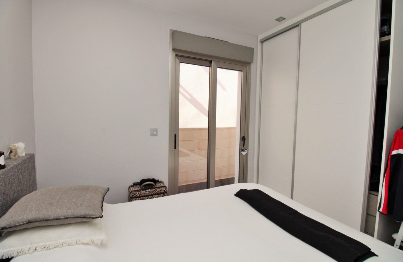 Resale - Villa - Villamartin