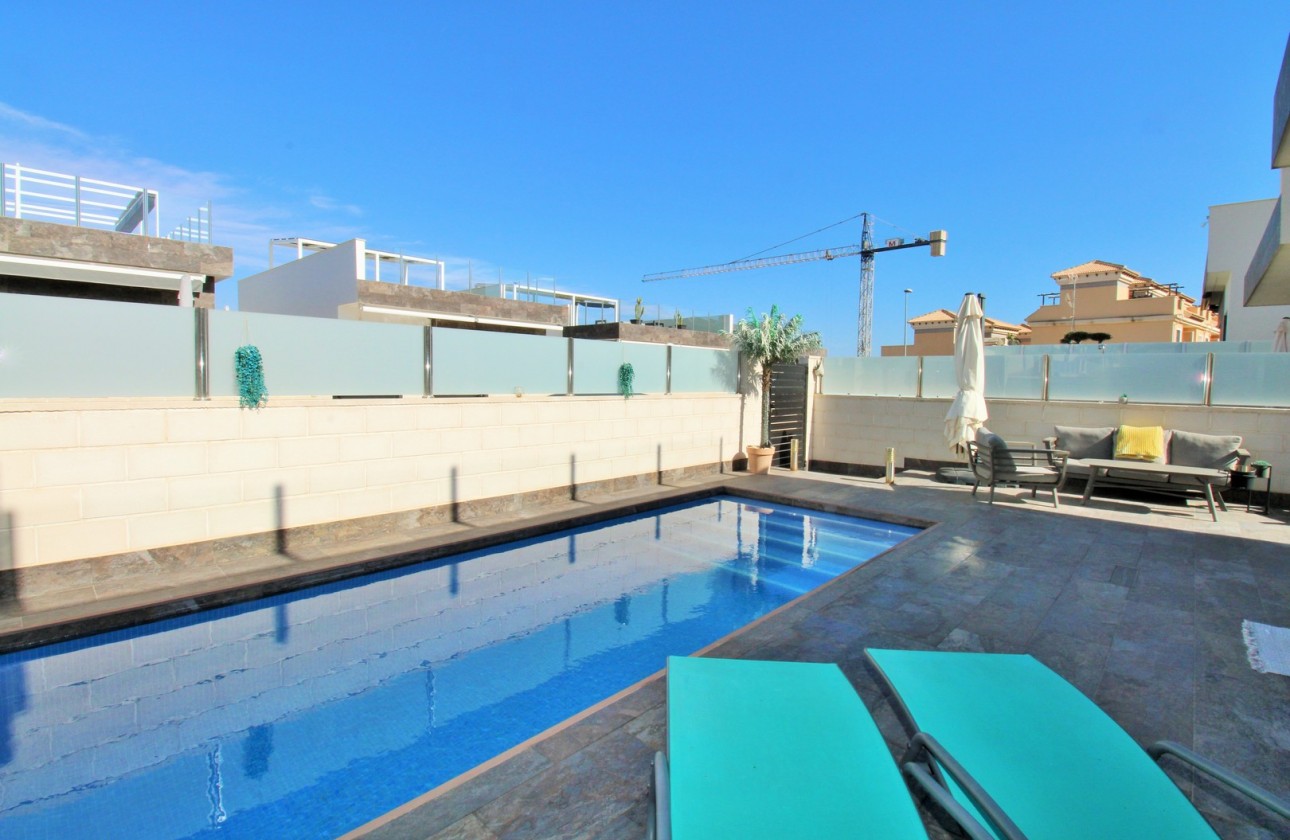 Resale - Villa - Villamartin