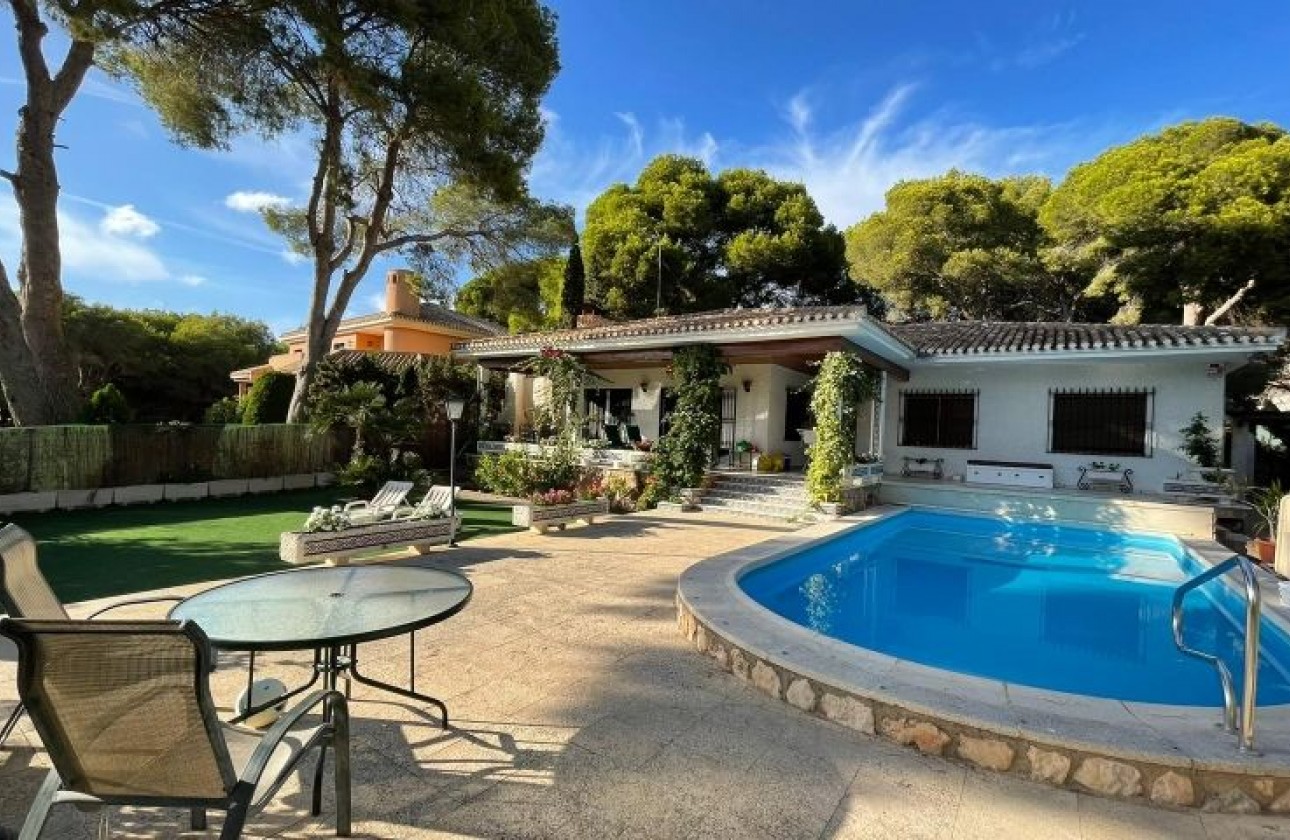 Resale - Villa - Campoamor
