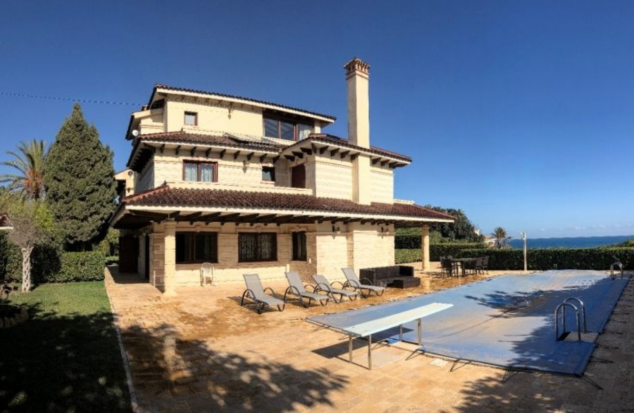 Resale - Villa - Orihuela Costa