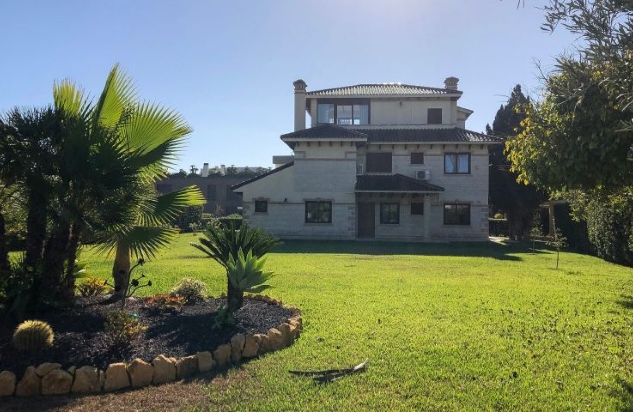 Resale - Villa - Orihuela Costa