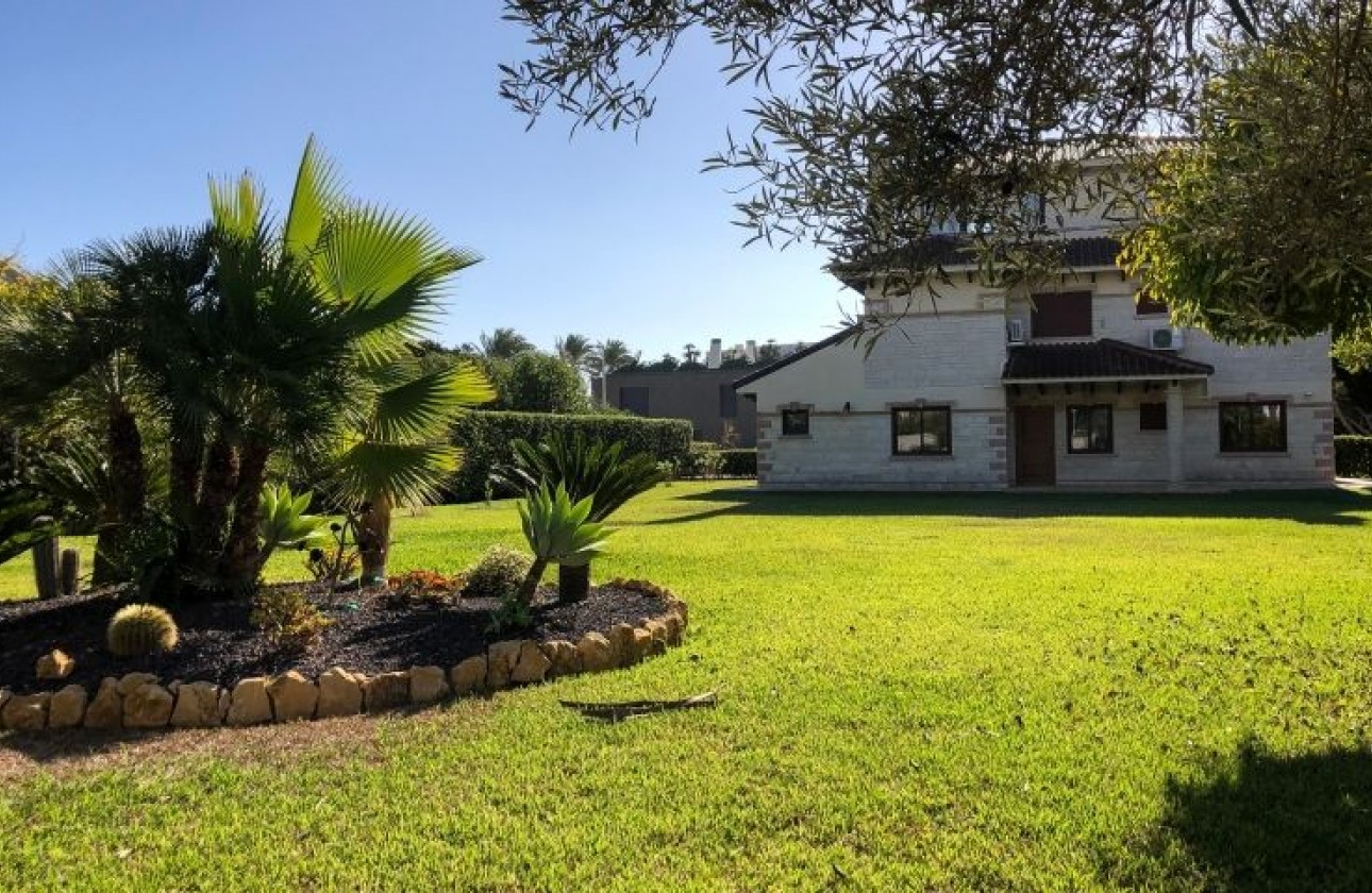 Resale - Villa - Orihuela Costa