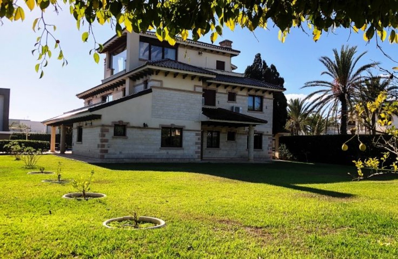 Resale - Villa - Orihuela Costa