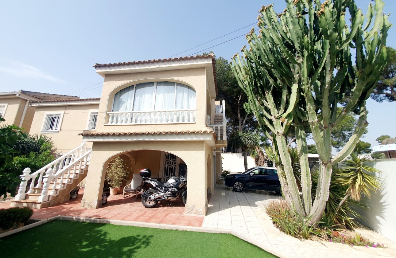 Återförsäljning - Detached house - Los Balcones - Torrevieja