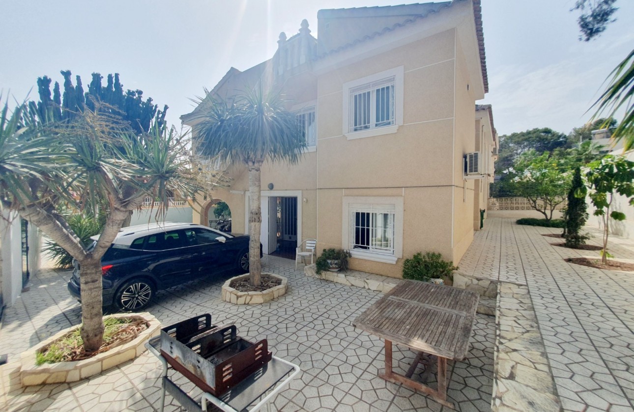 Återförsäljning - Detached house - Los Balcones - Torrevieja