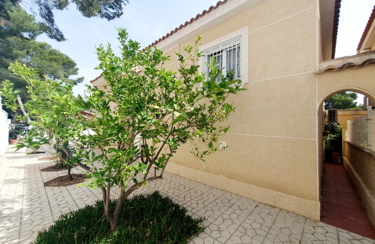 Återförsäljning - Detached house - Los Balcones - Torrevieja