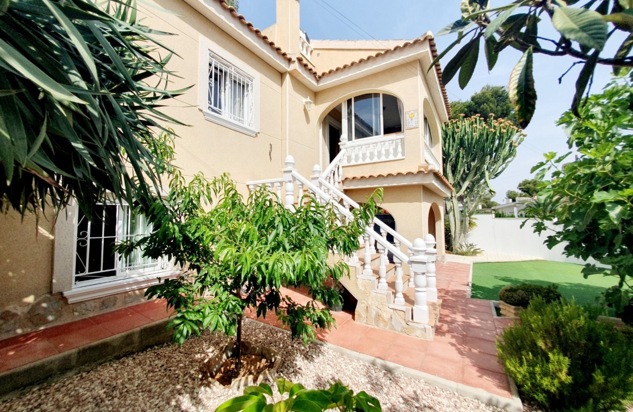 Återförsäljning - Detached house - Los Balcones - Torrevieja