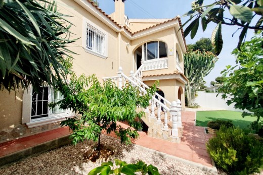 Återförsäljning - Detached house - Los Balcones - Torrevieja