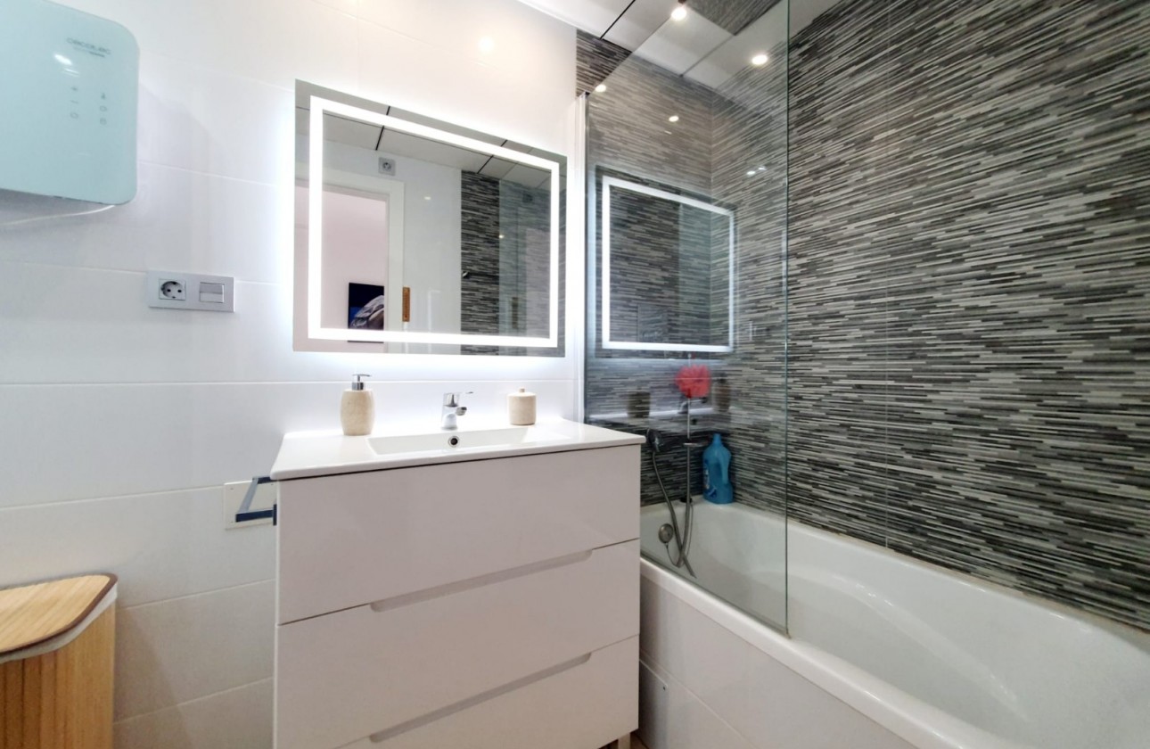 Resale - Apartment / Flat - Orihuela Costa - Villamartín-Las Filipinas