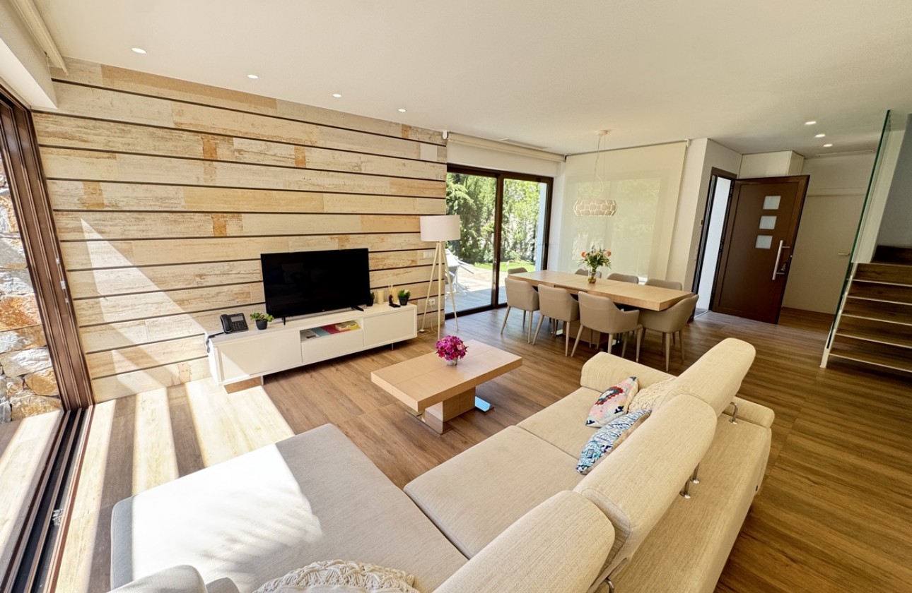 Resale - Villa - Las Colinas Golf