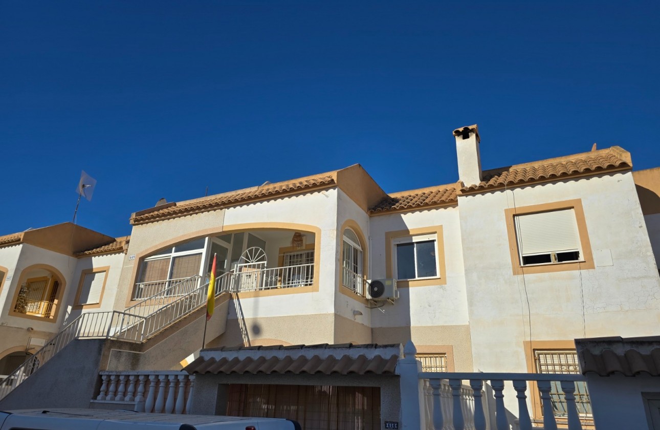 Återförsäljning - Apartment - Top Floor Apartment - Torrevieja - El limonar