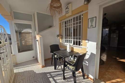 Återförsäljning - Apartment - Top Floor Apartment - Torrevieja - El limonar