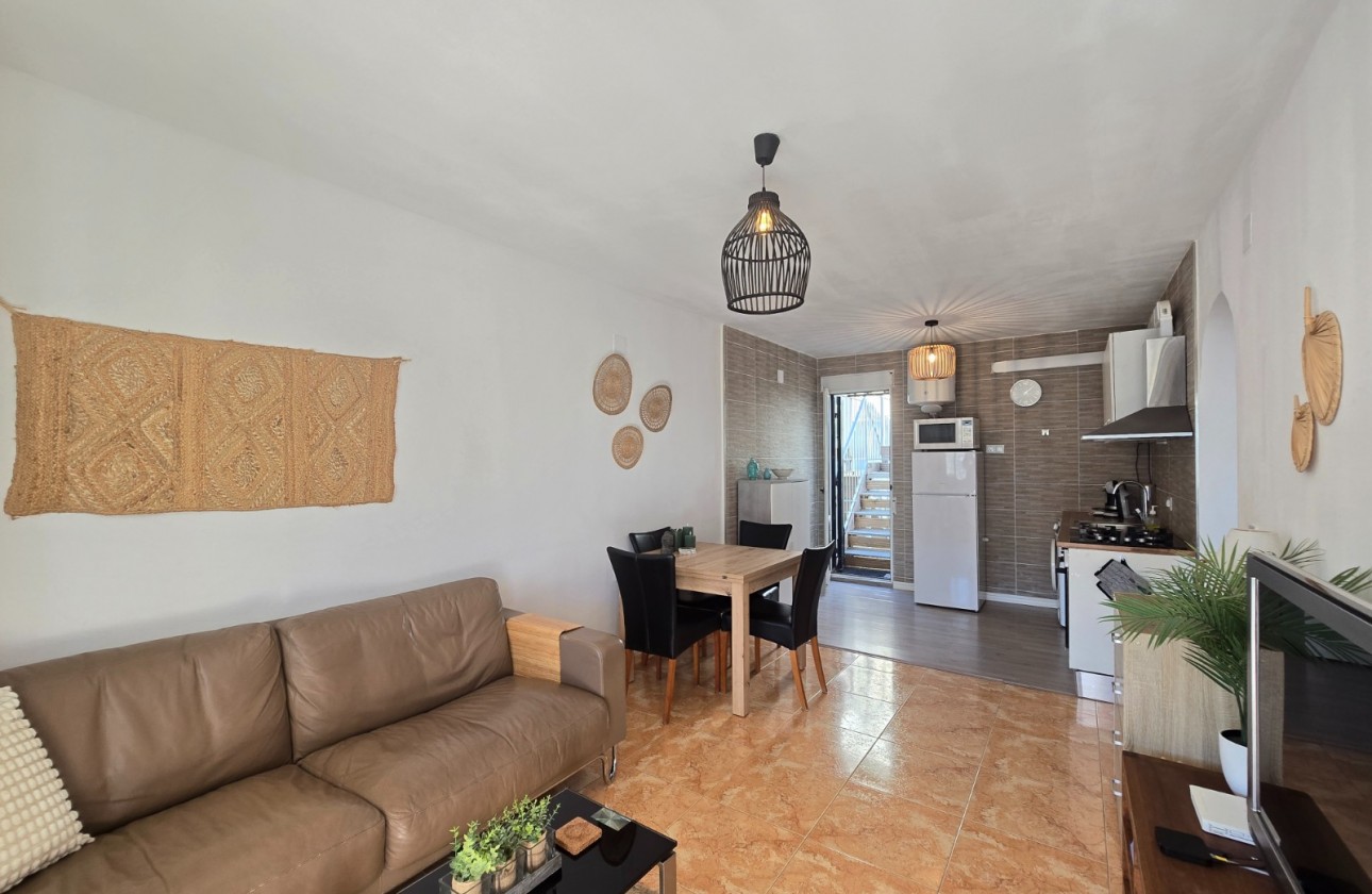 Återförsäljning - Apartment - Top Floor Apartment - Torrevieja - El limonar