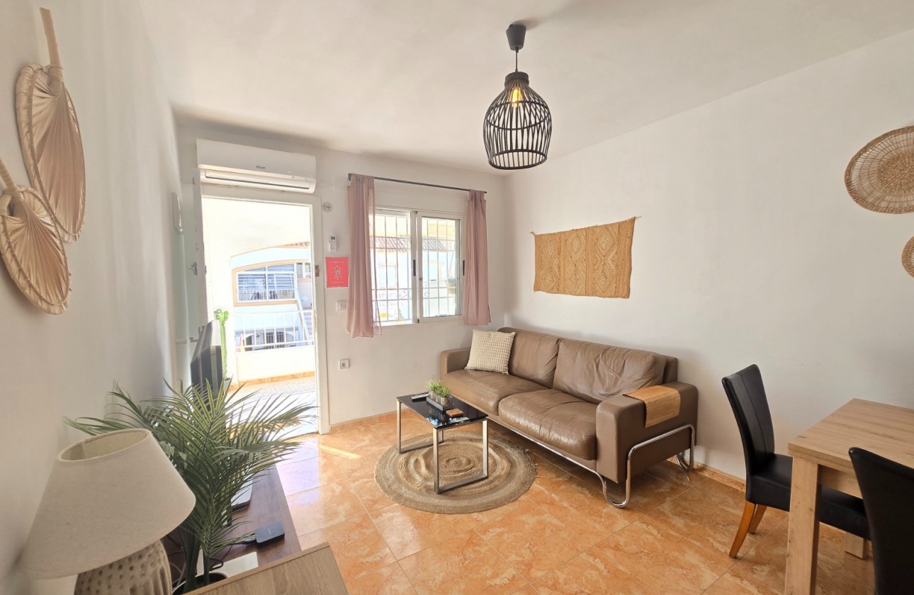 Återförsäljning - Apartment - Top Floor Apartment - Torrevieja - El limonar