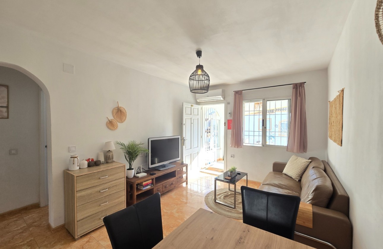 Återförsäljning - Apartment - Top Floor Apartment - Torrevieja - El limonar