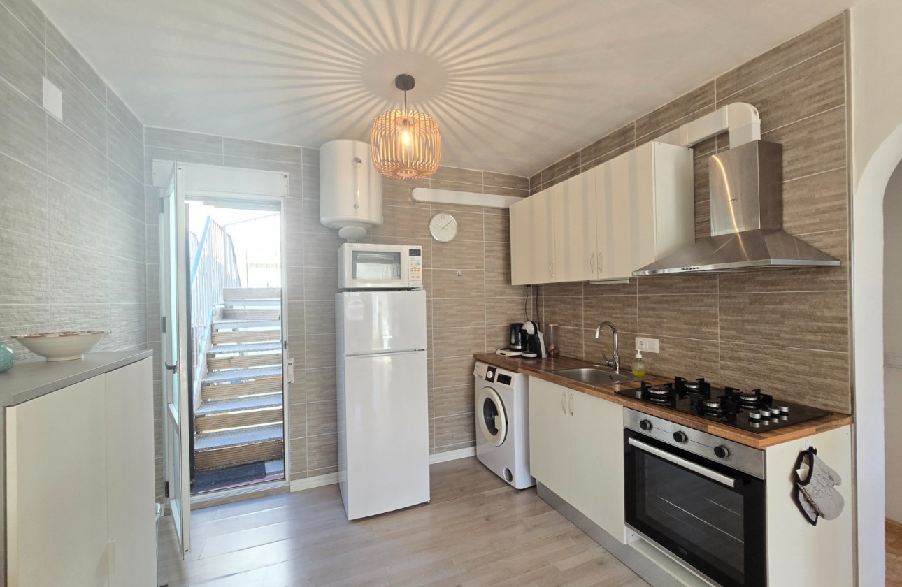 Återförsäljning - Apartment - Top Floor Apartment - Torrevieja - El limonar