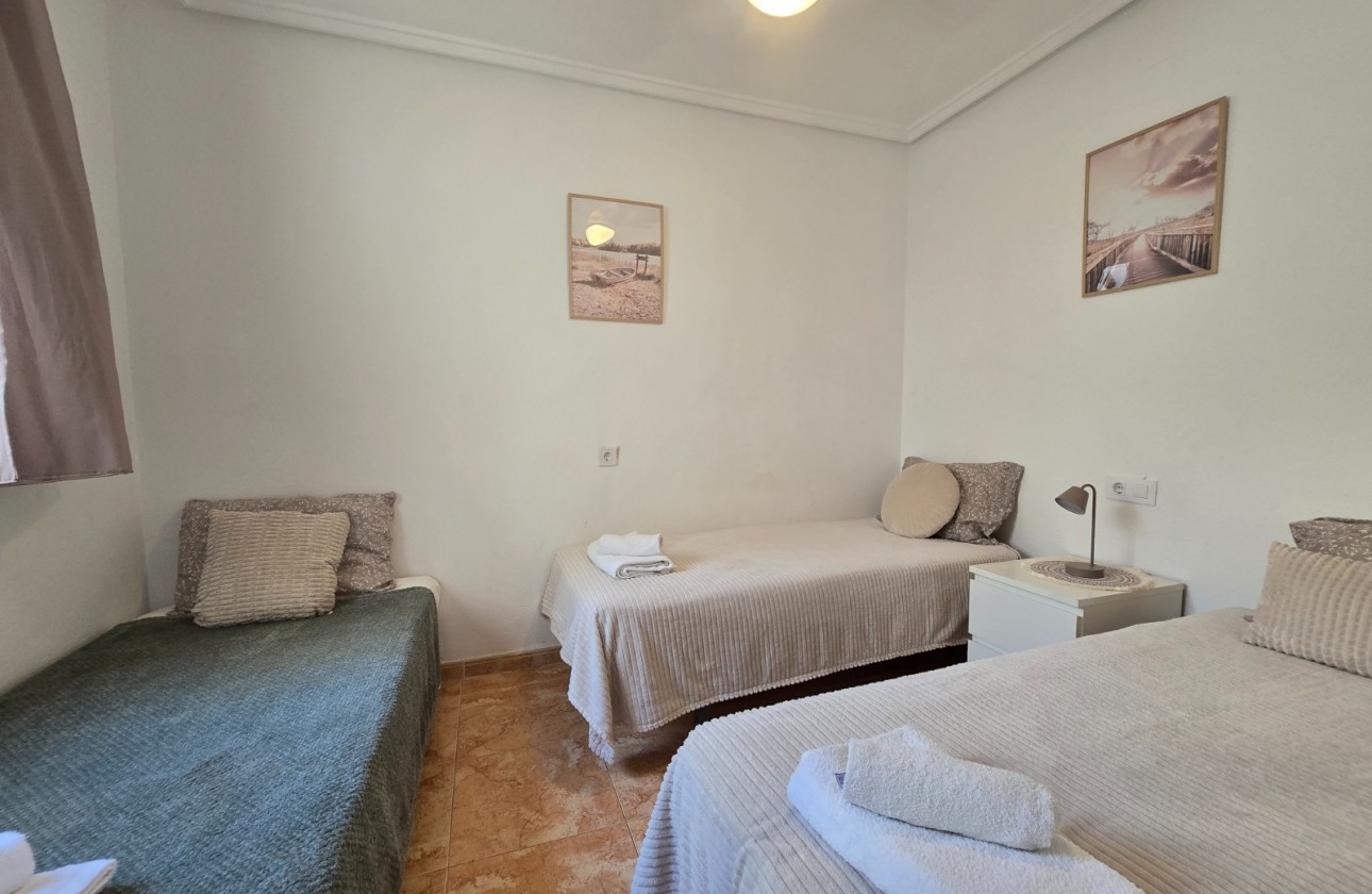 Återförsäljning - Apartment - Top Floor Apartment - Torrevieja - El limonar