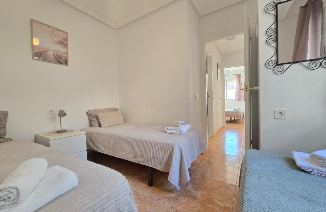 Återförsäljning - Apartment - Top Floor Apartment - Torrevieja - El limonar