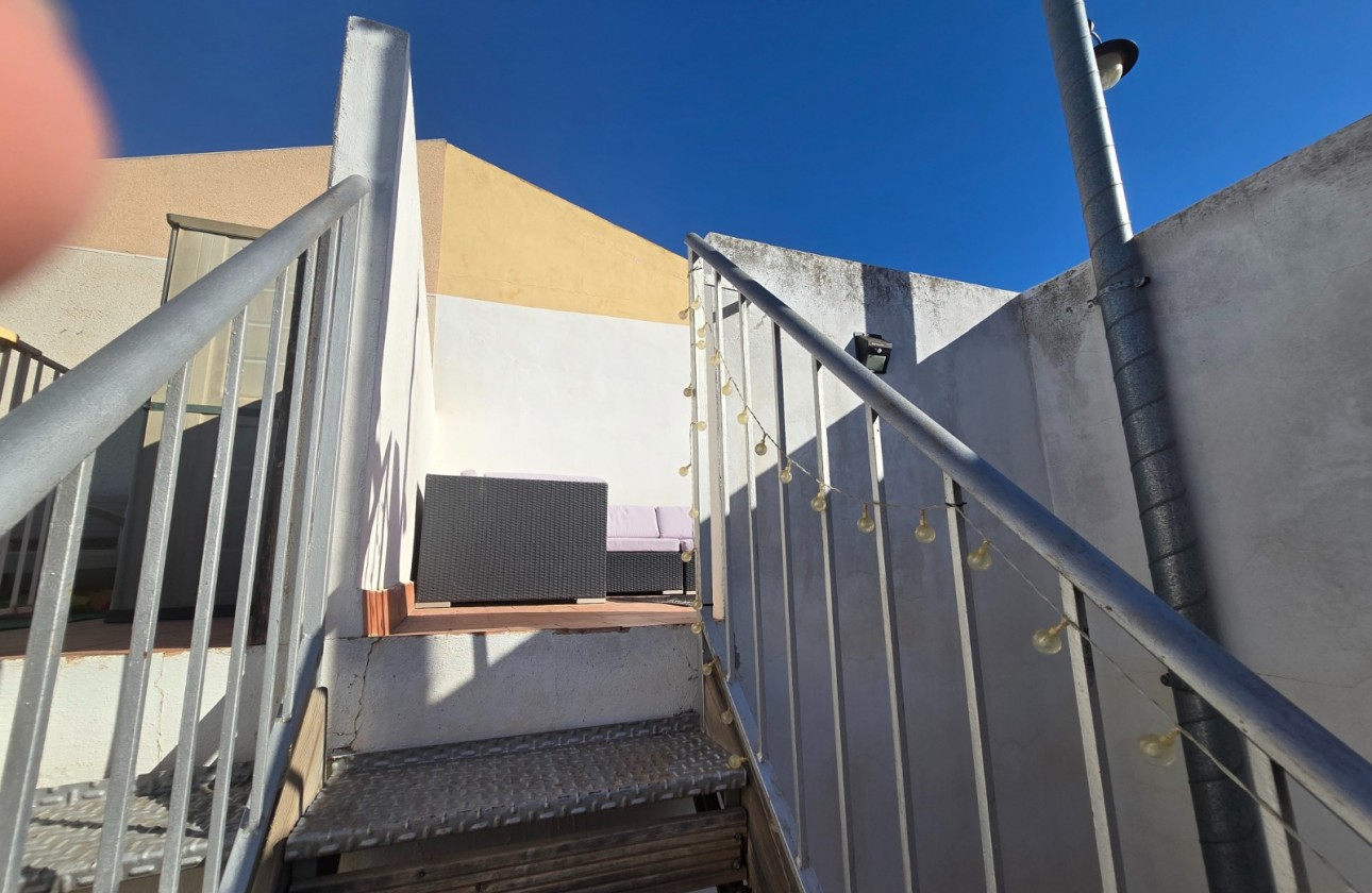 Återförsäljning - Apartment - Top Floor Apartment - Torrevieja - El limonar