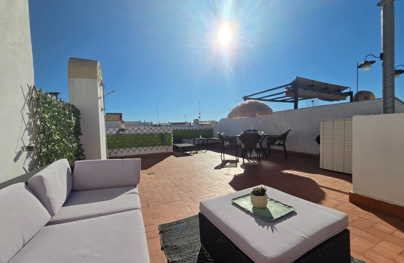 Återförsäljning - Apartment - Top Floor Apartment - Torrevieja - El limonar