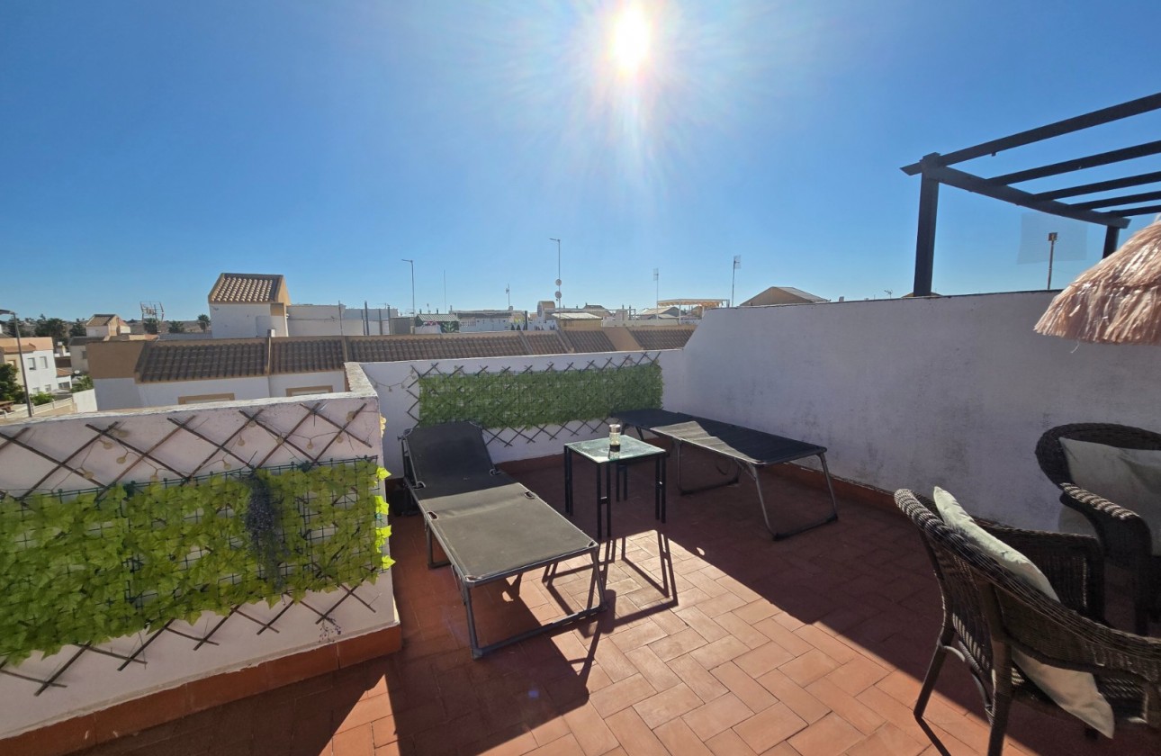 Återförsäljning - Apartment - Top Floor Apartment - Torrevieja - El limonar