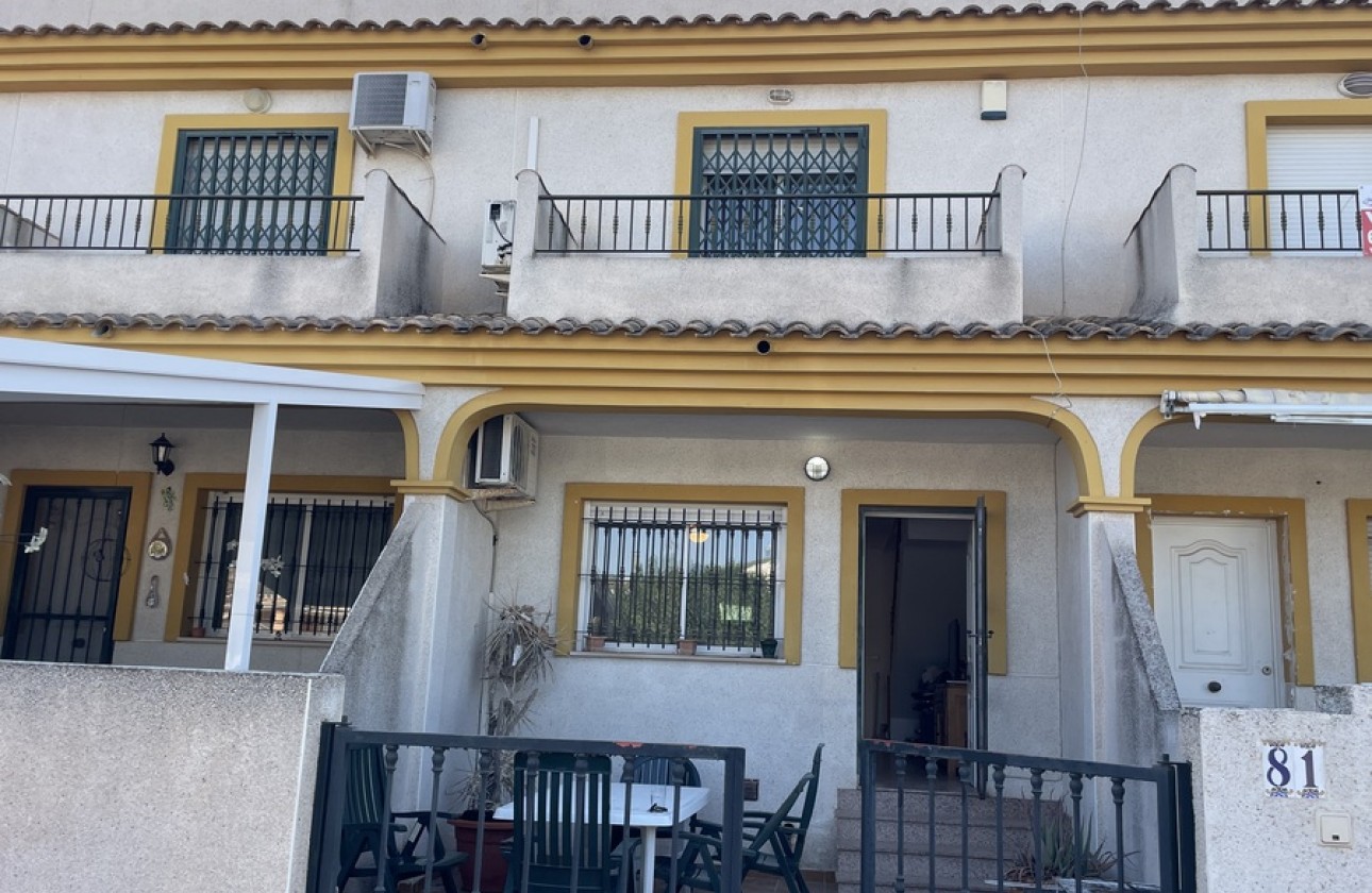 Resale - Townhouse - Daya Nueva