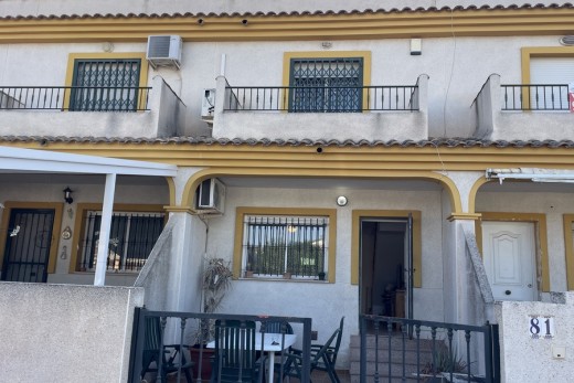 Resale - Townhouse - Daya Nueva