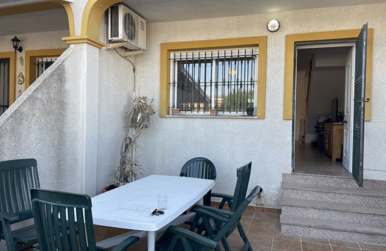 Resale - Townhouse - Daya Nueva