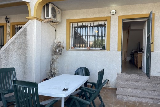 Resale - Townhouse - Daya Nueva