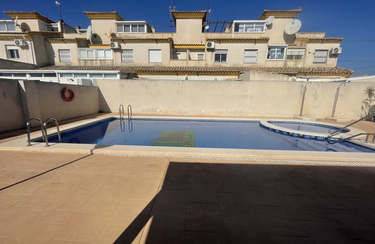 Resale - Townhouse - Daya Nueva