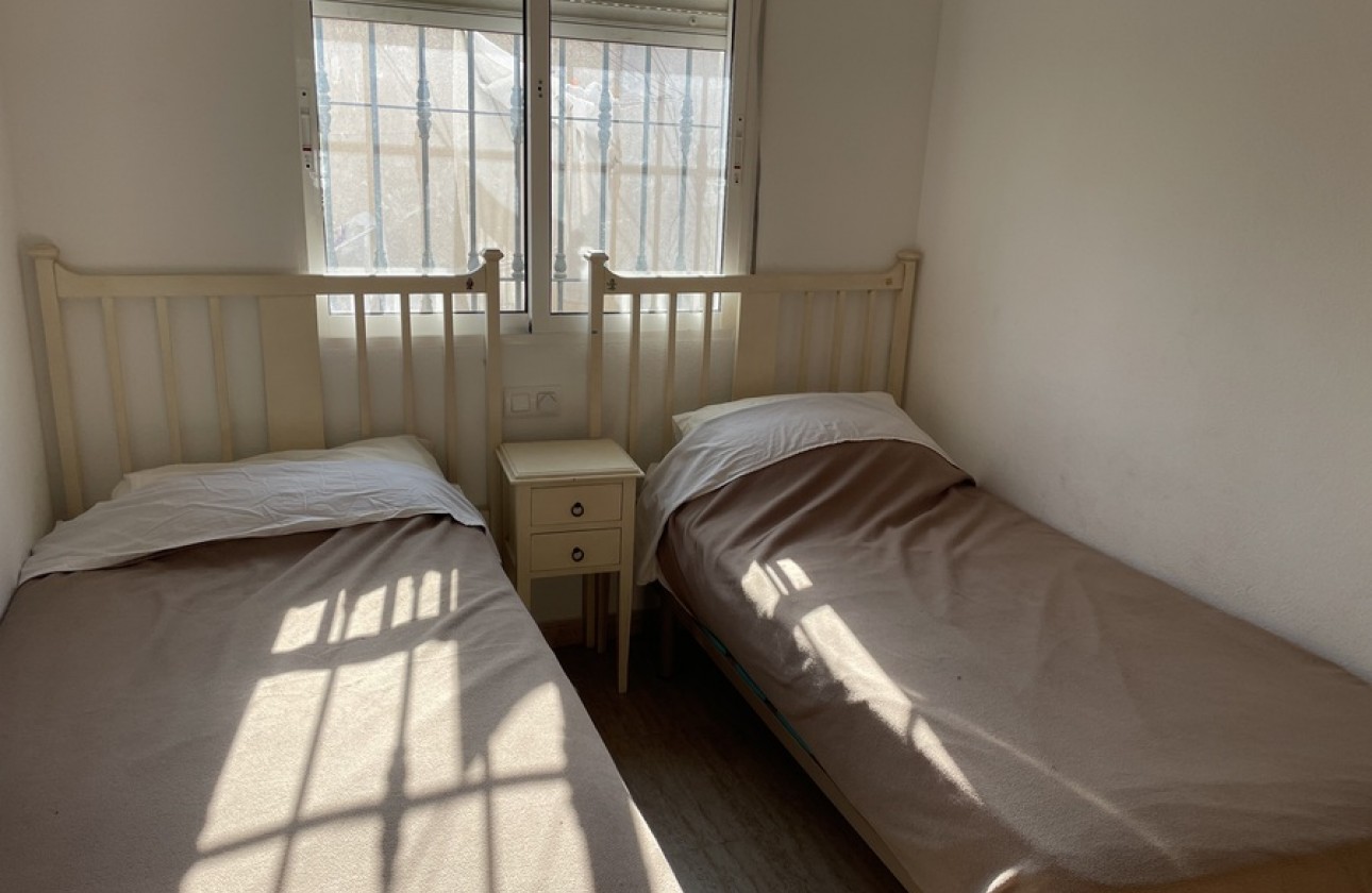 Resale - Townhouse - Daya Nueva